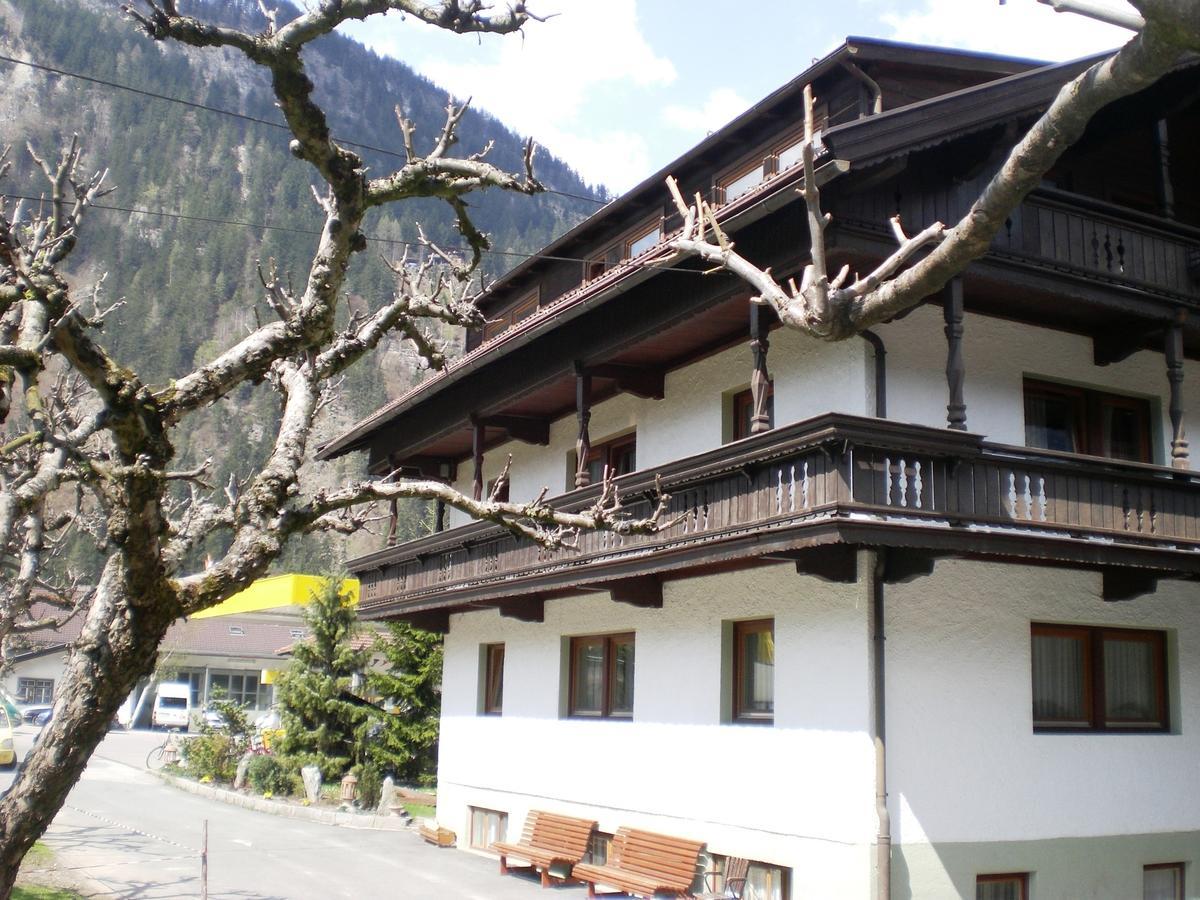 Bergsteiger-Zimmer Pension Obermair Mayrhofen Bagian luar foto