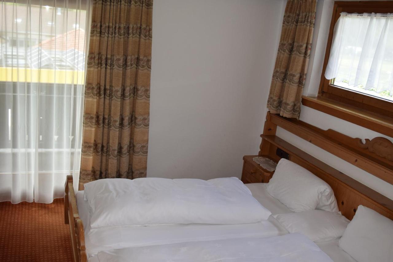 Bergsteiger-Zimmer Pension Obermair Mayrhofen Bagian luar foto